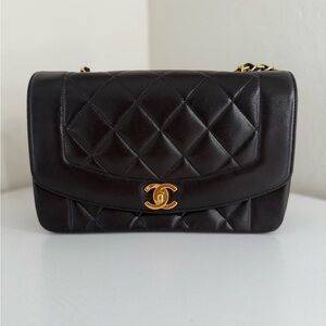 CHANEL Vintage Small Diana Flap Bag